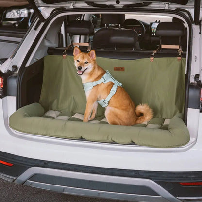 Asiento de Coche para Perros Grandes con Cojines de Viaje y Seguridad para el Asiento Trasero – Chessboard Lounge - KNICHE