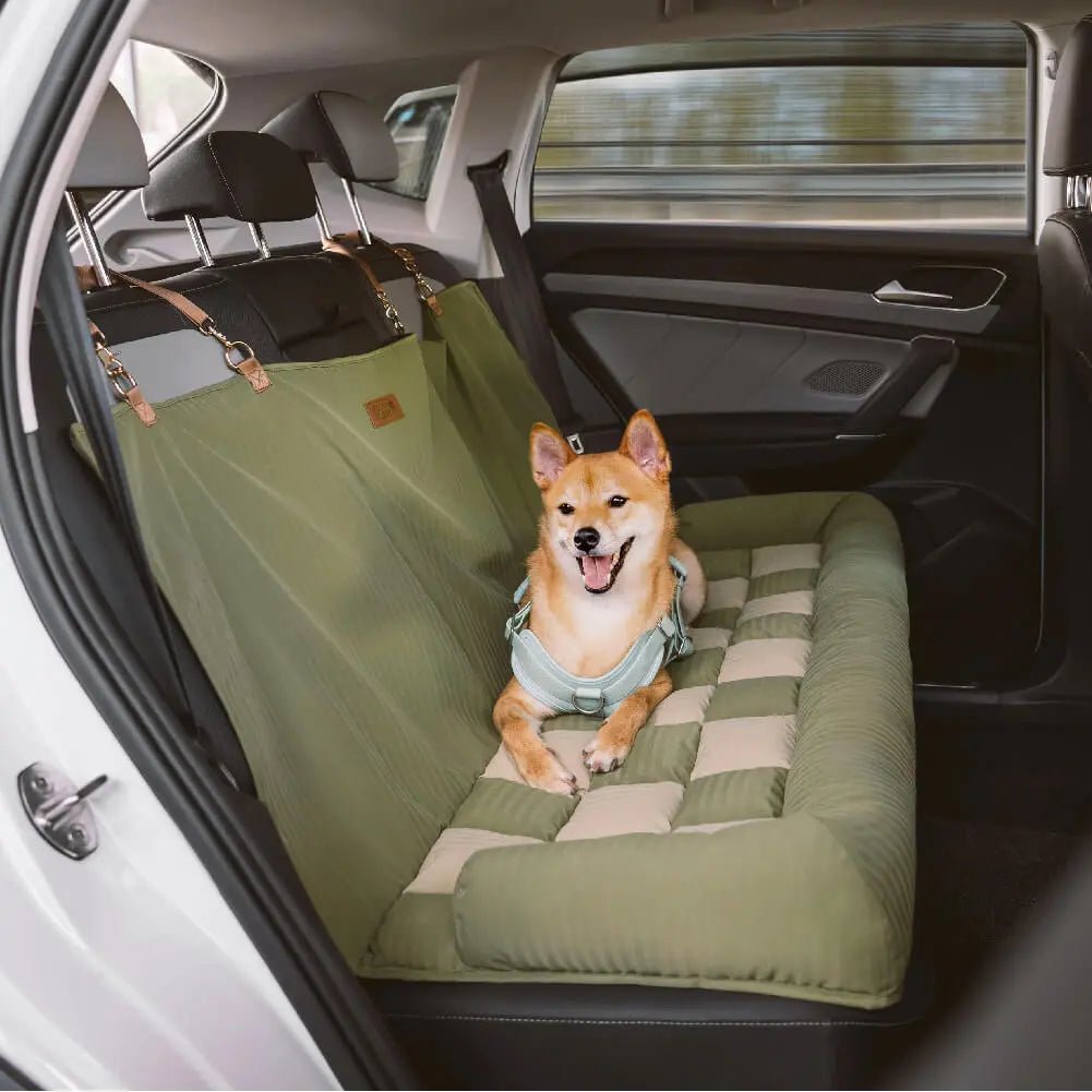 Asiento de Coche para Perros Grandes con Cojines de Viaje y Seguridad para el Asiento Trasero – Chessboard Lounge - KNICHE