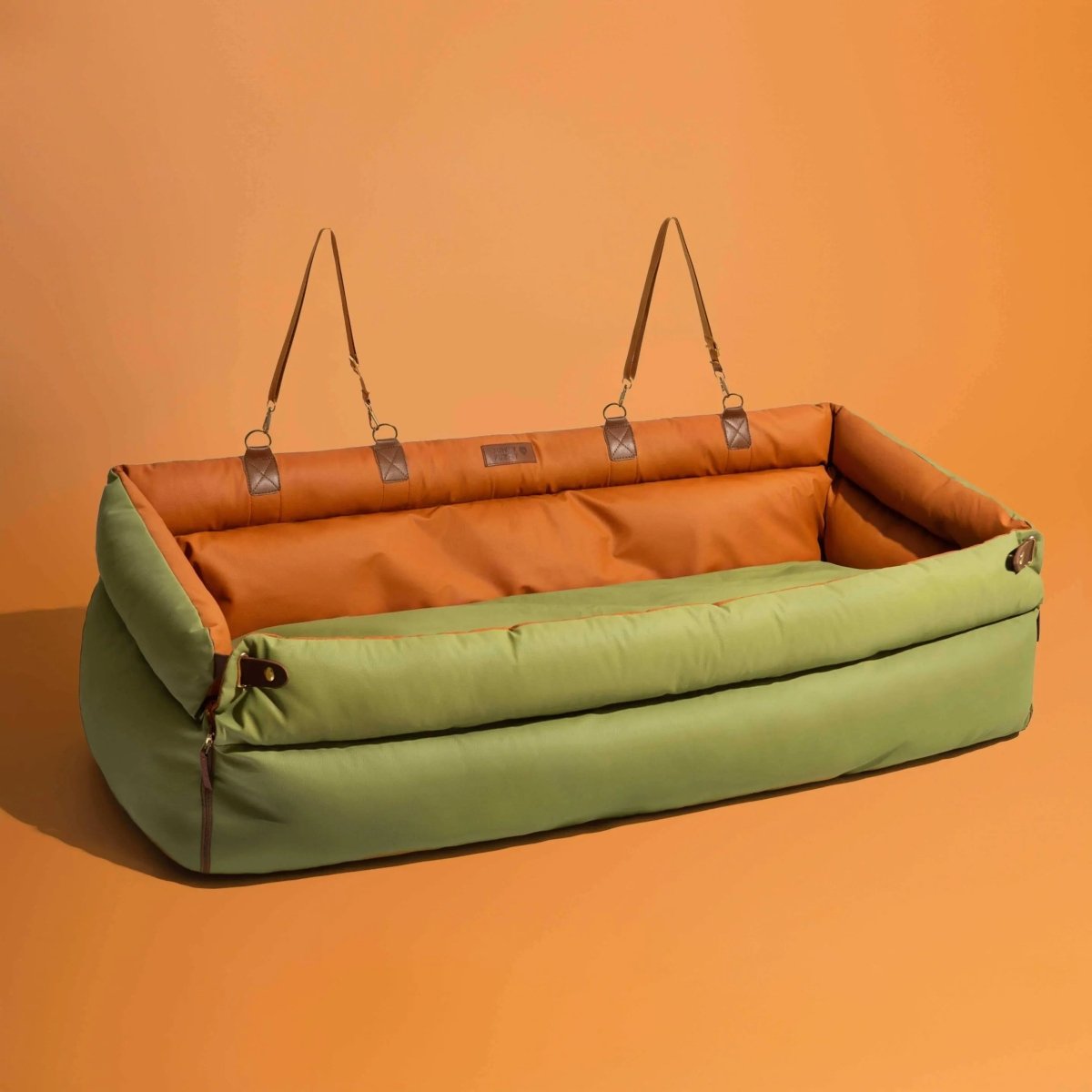 Asiento Elevado Deluxe Grande para Perros en Cuero Sintético – Explorer edition - KNICHE
